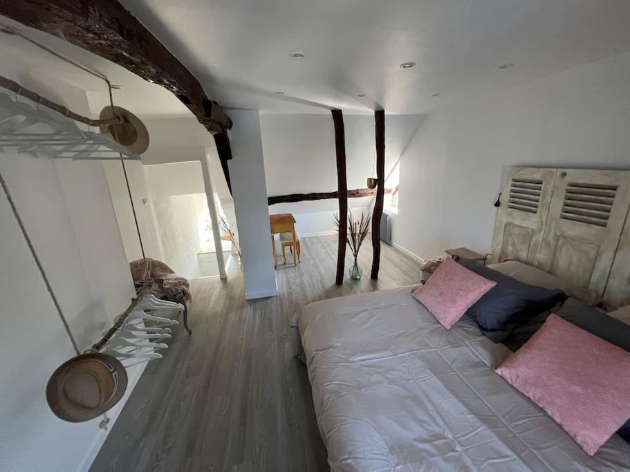 Location De Maison Au Fil De L O La Bouille Exteriér fotografie